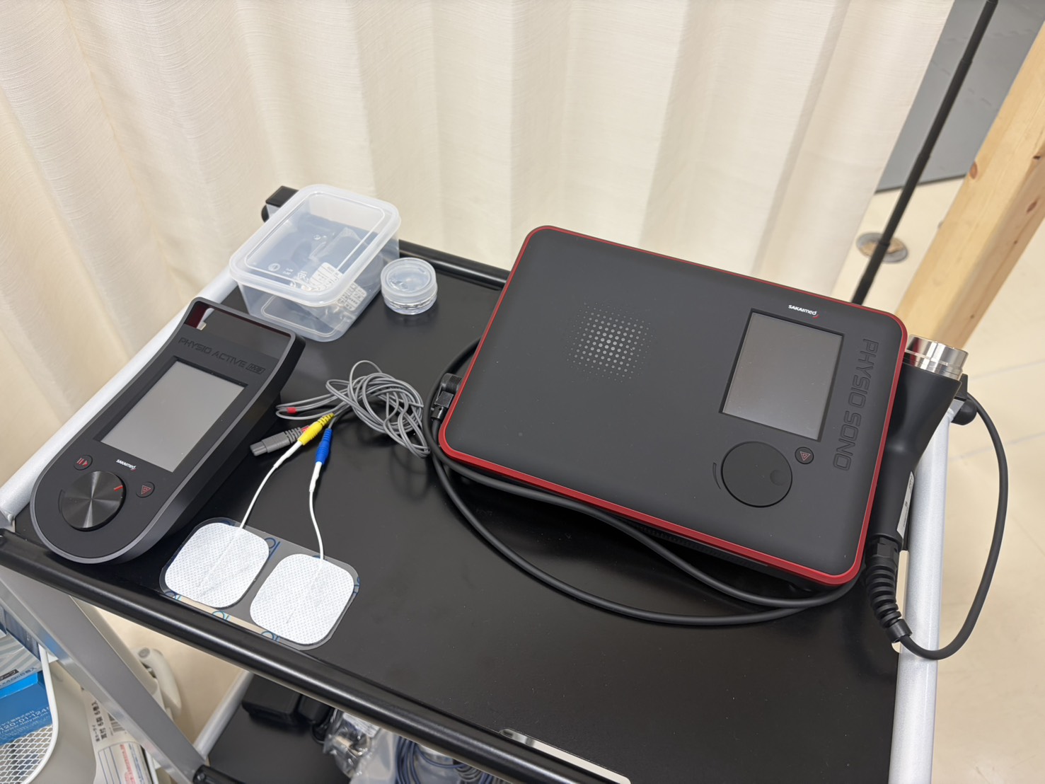 電気施術に使用する機器